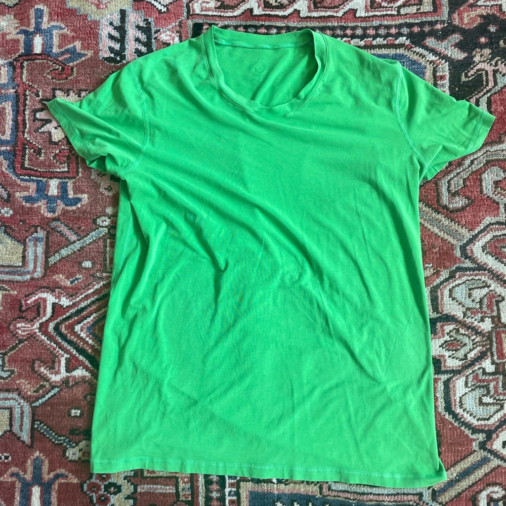 Lululemon Men’s Green V-Neck Short Sleeve